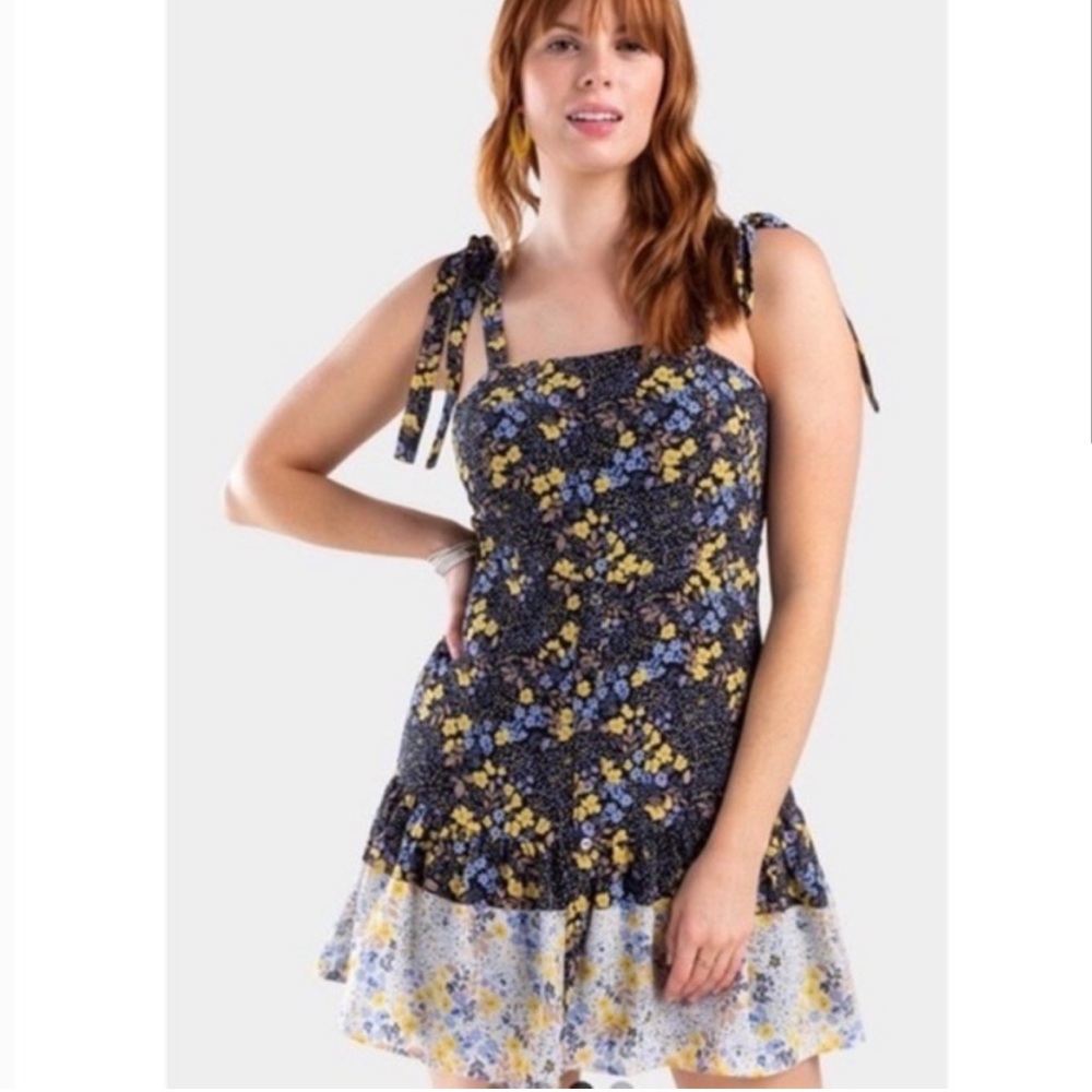 Francesca’s Boho Ditsy Floral Two Toned Button Spring Summer Mini Dress